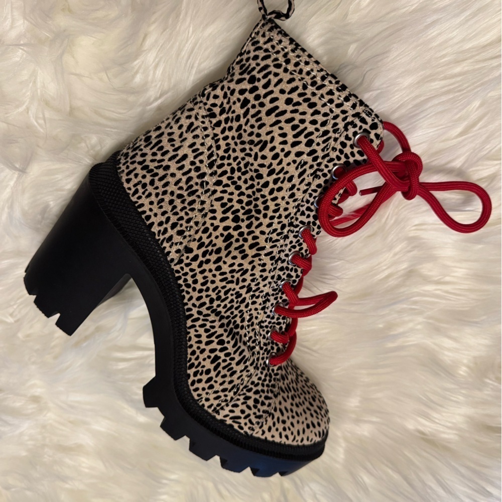 Gianni Bini Ryedderr Cheetah Print Heeled Lug Sole Combat Boots- NWOB